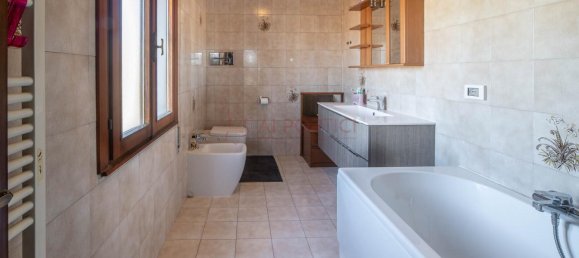 4 rooms House in Piove di Sacco, Italy No. 230345 7