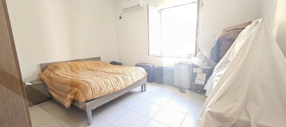 3 rooms Apartment in Pozzuoli, Italy No. 27493 12
