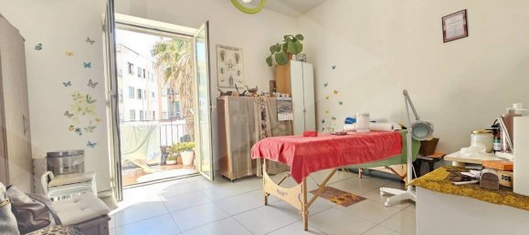 3 rooms Apartment in Pozzuoli, Italy No. 27493 7