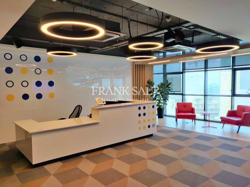 750m² Office in Saint Julian's, Malta No. 12250