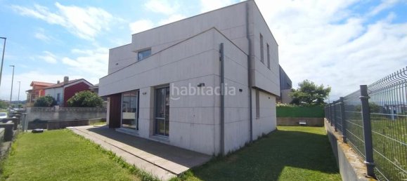 5 bedrooms House in Santander, Spain No. 156058 3