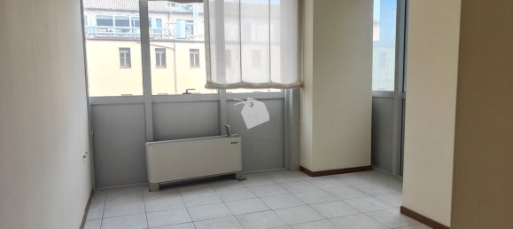 110m² Office in Macerata, Italy No. 25619 2