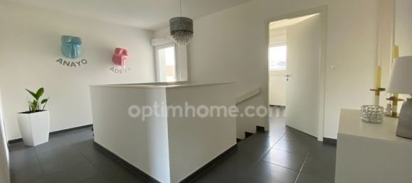 Villa de 3 dormitorios en Saint-Louis, France No. 39860 8