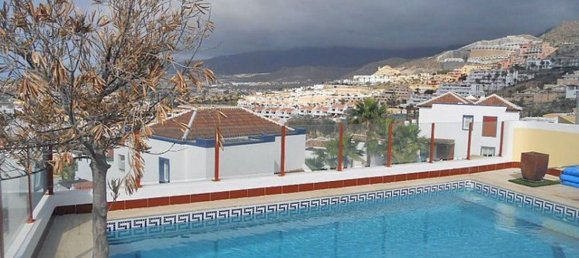 5 bedrooms Villa in Adeje, Spain No. 26085 18