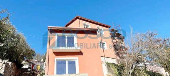 Casa de 9 habitaciónes en Beverino, Italy No. 216238 28