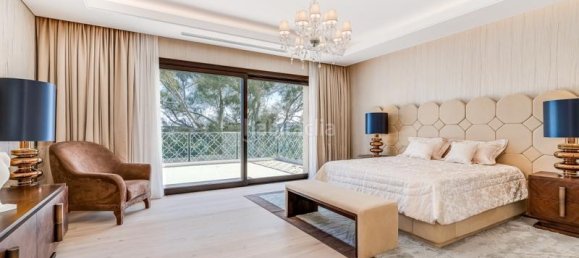 5 bedrooms Villa in Marbella, Spain No. 109450 4