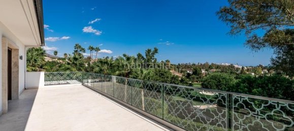 5 bedrooms Villa in Marbella, Spain No. 109450 6