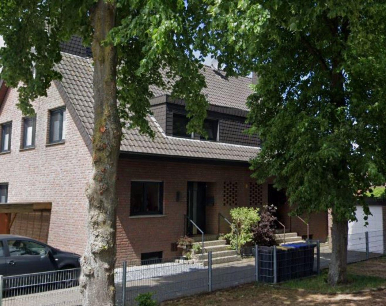 Таунхаус с 5 комнатами в Косфельд, Германия № 146542