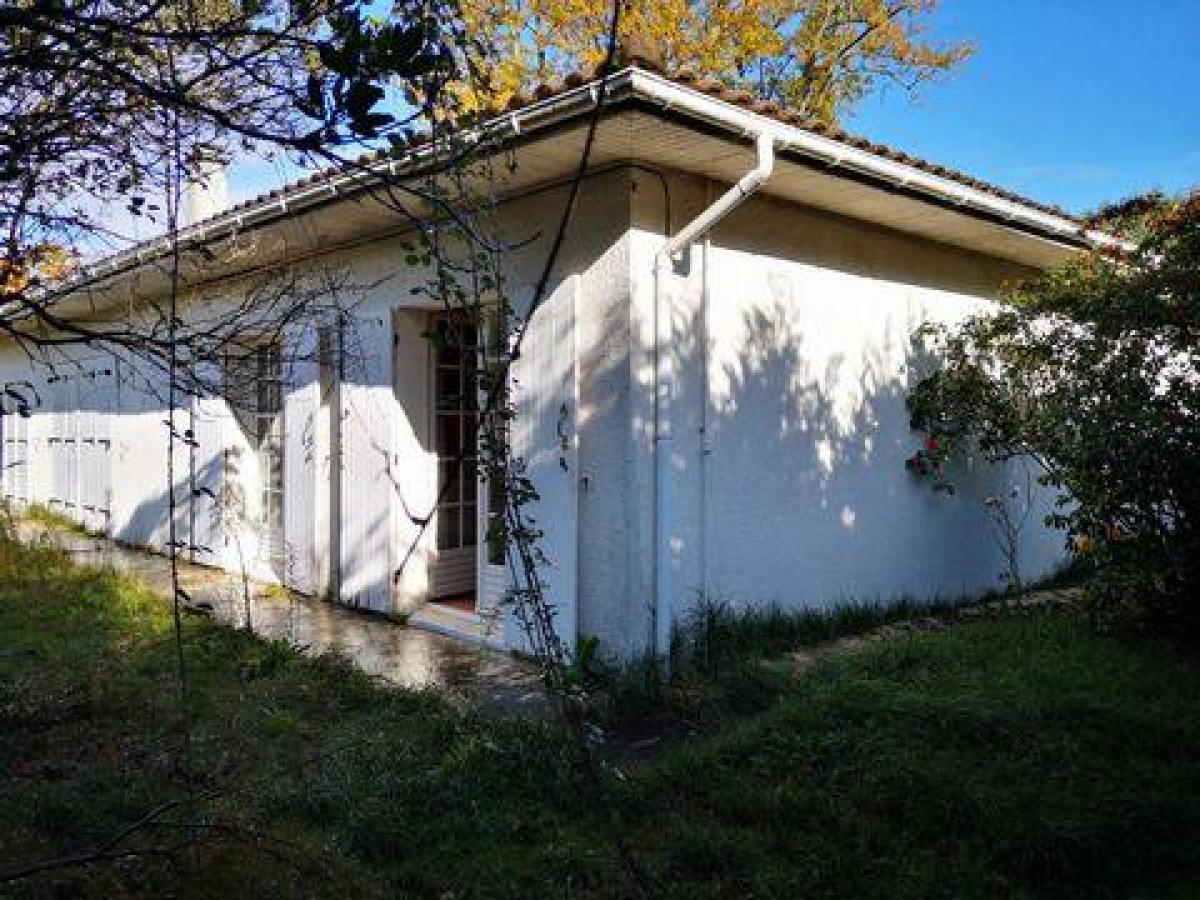 Casa de 3 dormitorios en Pessac, France No. 10209