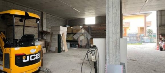 Entrepôt à Barbata, Italy 235m² No. 52485 6