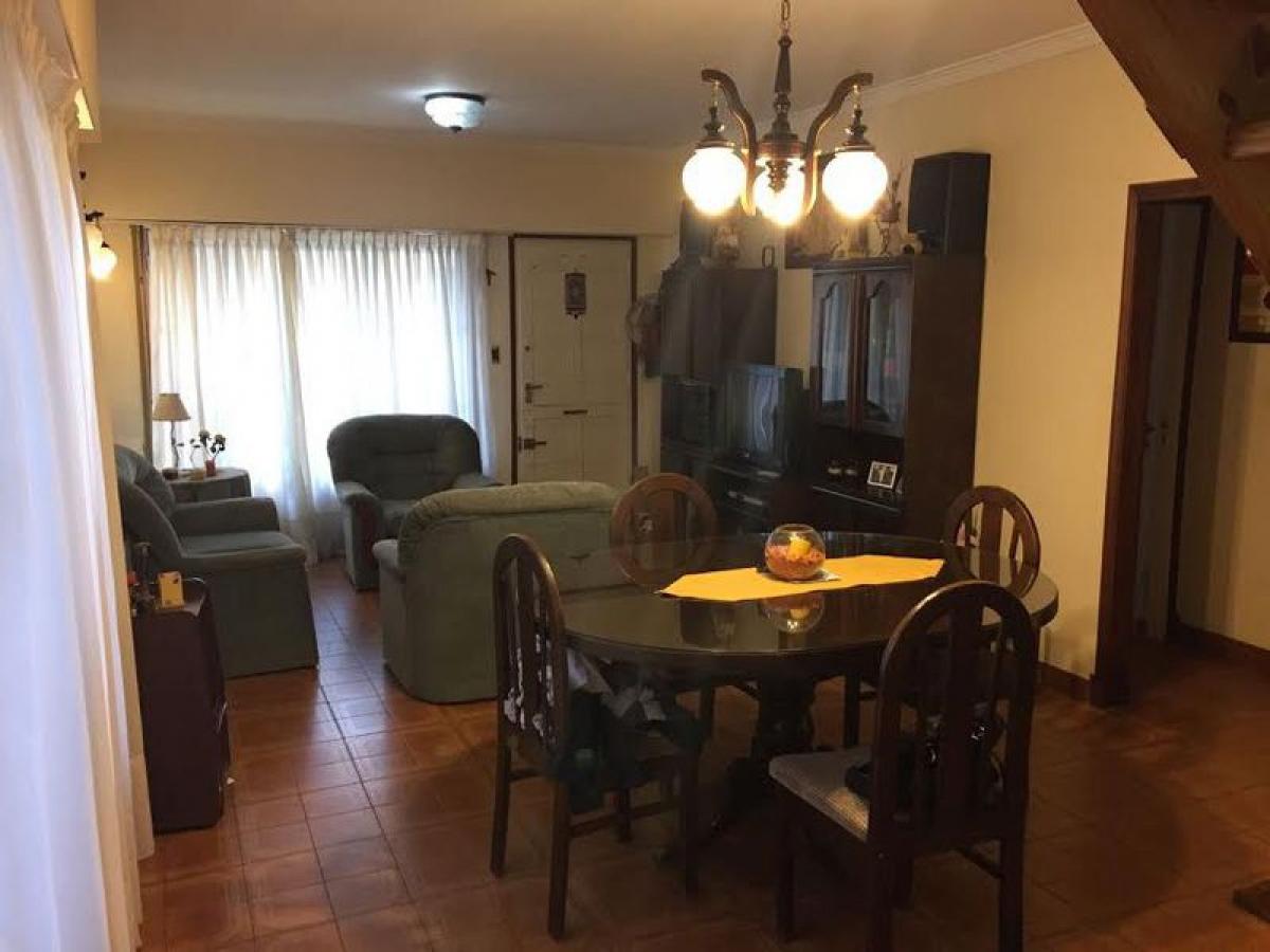 4 bedrooms House in Mar del Plata, Argentina No. 100035