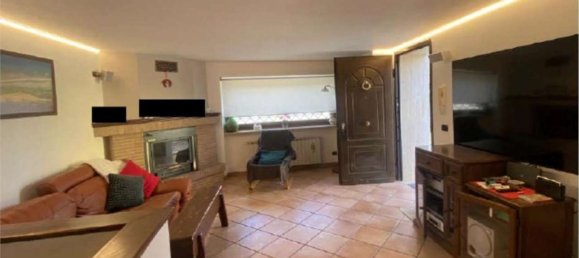 3 rooms Apartment in Pomezia, Italy No. 4519 49