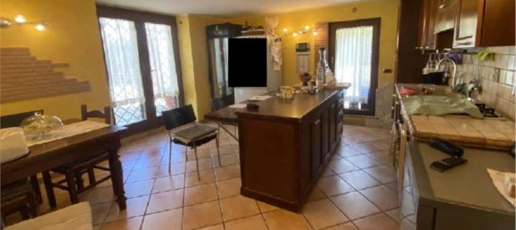 3 rooms Apartment in Pomezia, Italy No. 4519 9