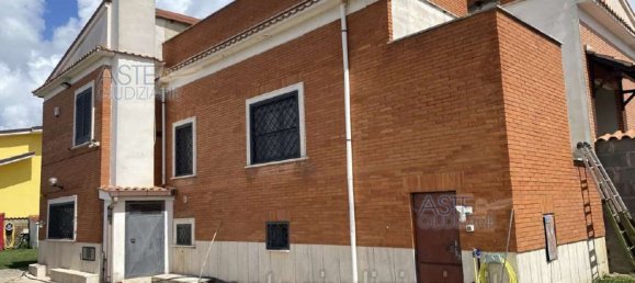 3 rooms Apartment in Pomezia, Italy No. 4519 18