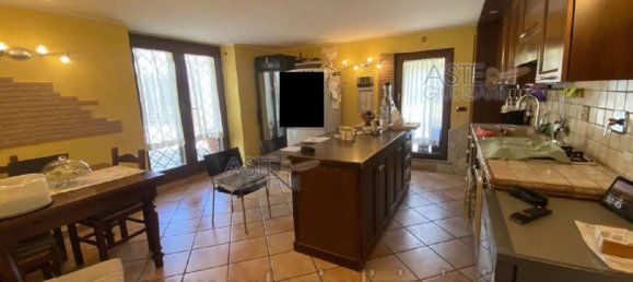 3 rooms Apartment in Pomezia, Italy No. 4519 29