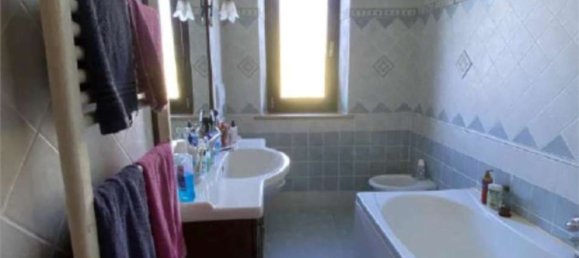 3 rooms Apartment in Pomezia, Italy No. 4519 3