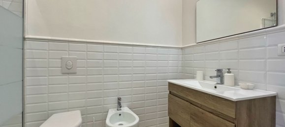 3 rooms Apartment in Florence, Italy No. 265195 16