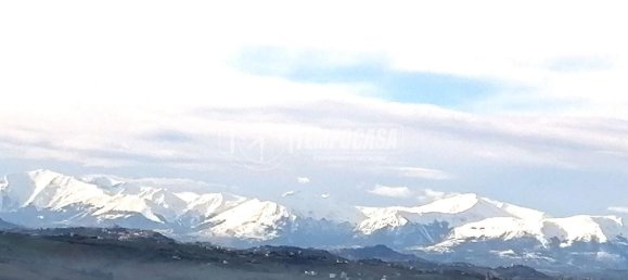 Квартира с 3 комнатами в Монтегранаро, Италия № 139666 12