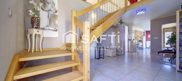 Castillos de 3 dormitorios en Freyming-Merlebach, France No. 326043 5