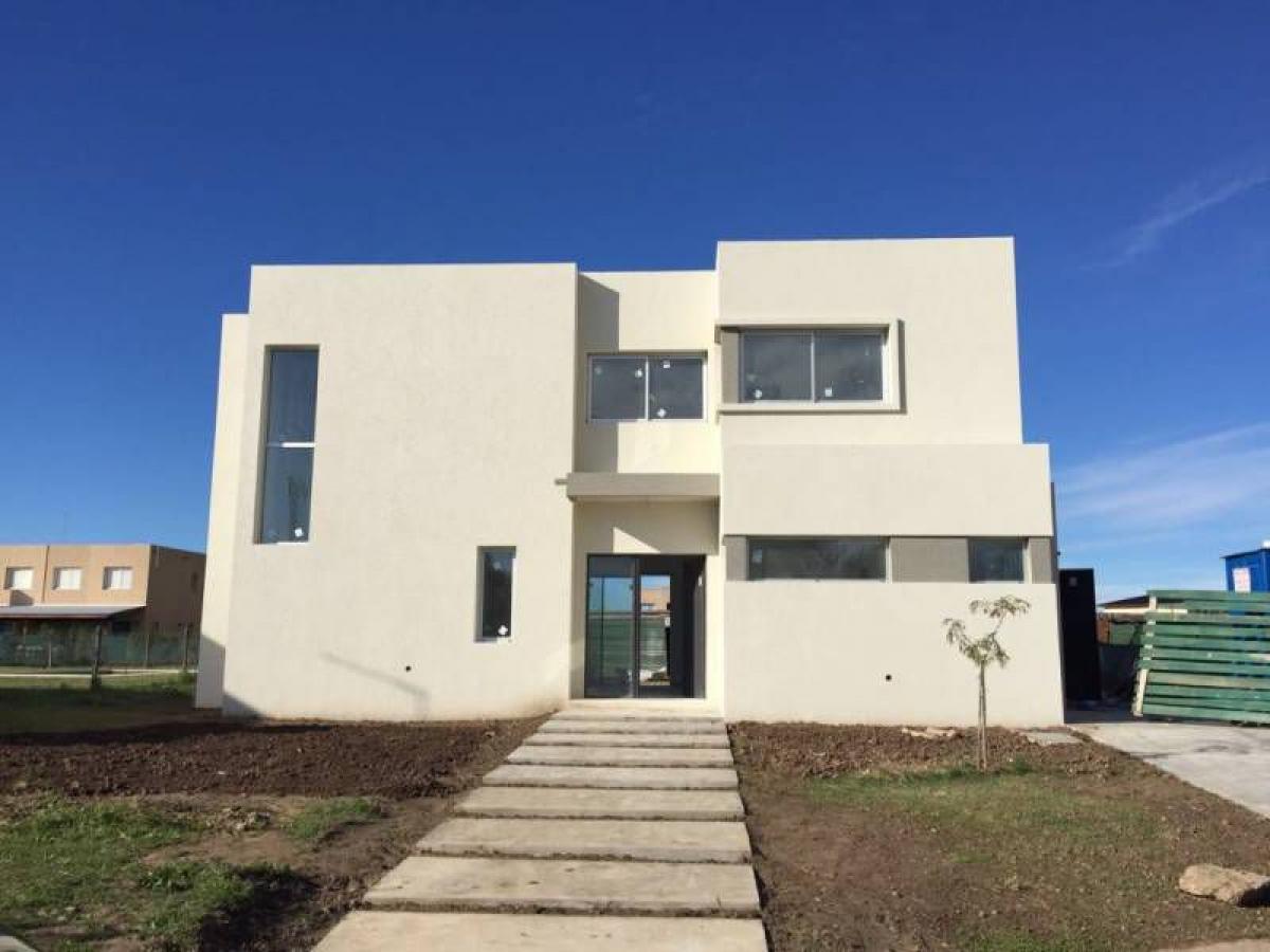 3 bedrooms House in Tigre, Argentina No. 12672