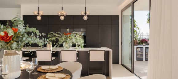 6 bedrooms Villa in Malaga, Spain No. 49795 12