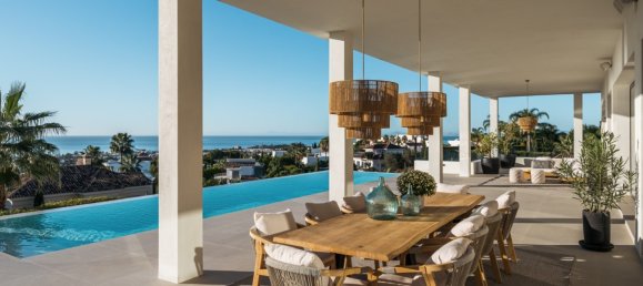 6 bedrooms Villa in Malaga, Spain No. 49795 3