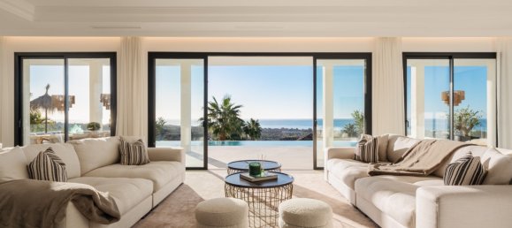 6 bedrooms Villa in Malaga, Spain No. 49795 10