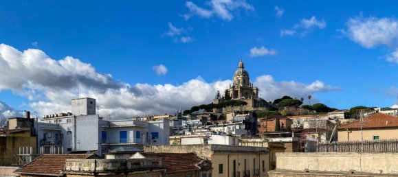 Apartamento de 3 dormitorios en Messina, Italy No. 86470 4