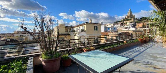 Apartamento de 3 dormitorios en Messina, Italy No. 86470 2