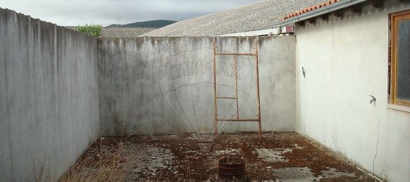 3 bedrooms House in Castelo Rodrigo, Portugal No. 23978 3