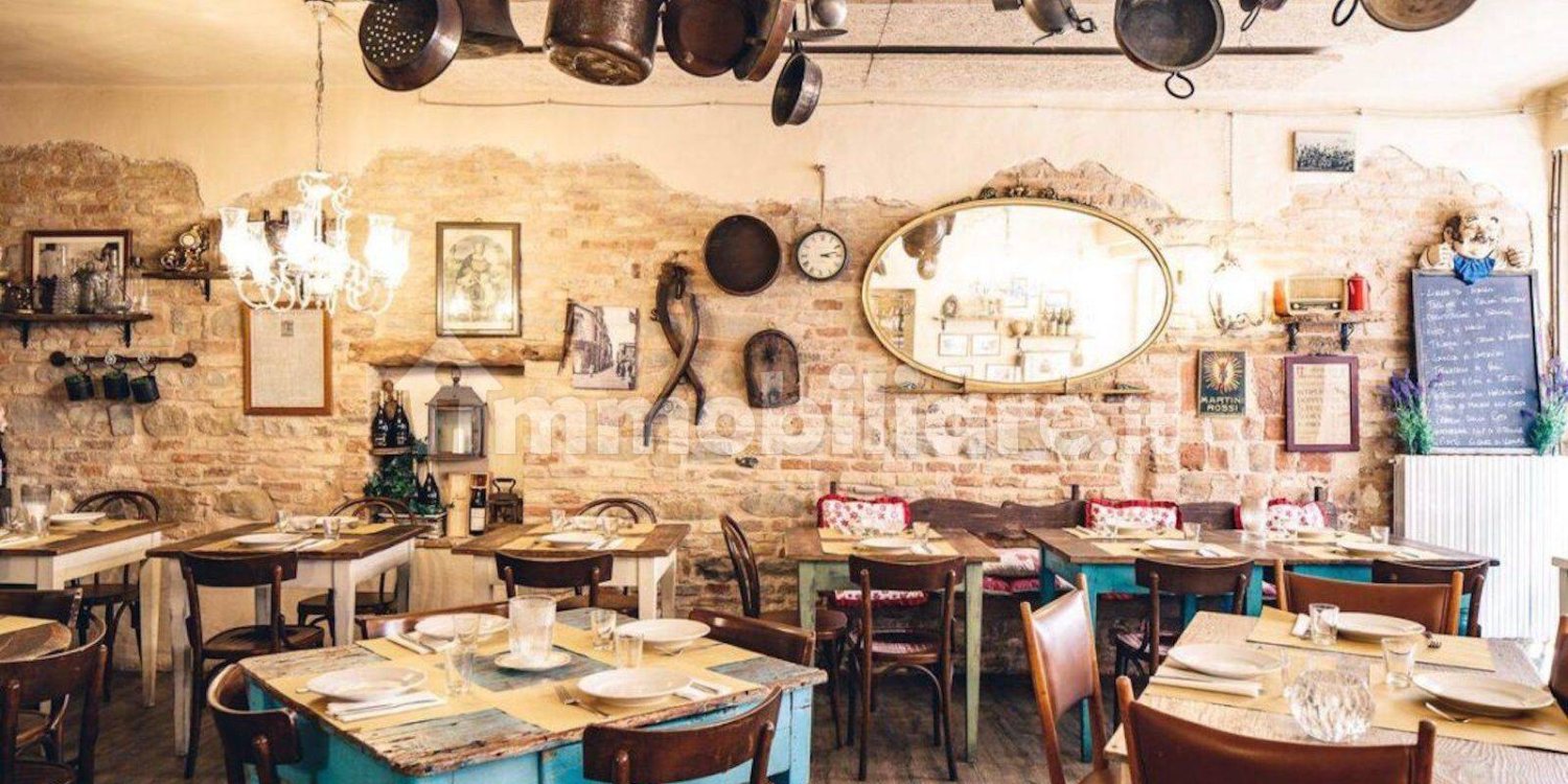 Imóvel comercial de 2 divisões em Verona, Italy N.º 201986