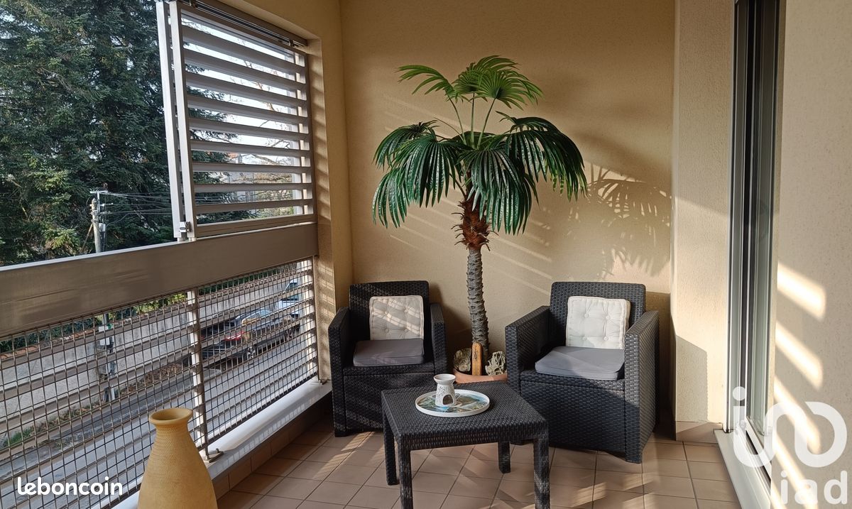 Квартира с 3 комнатами в Грезьё-ла-Варан, Франция № 196105