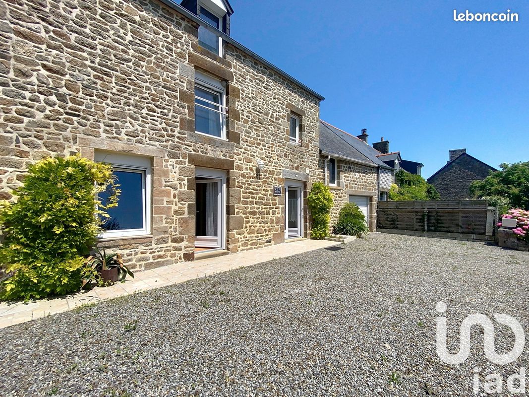 3 bedrooms House in Roz-sur-Couesnon, France No. 330192