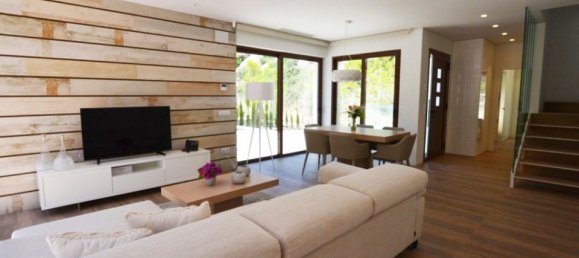 4 bedrooms Townhouse in Alicante, Spain No. 185146 5