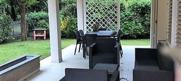 5 bedrooms Villa in Massa, Italy No. 316750 3