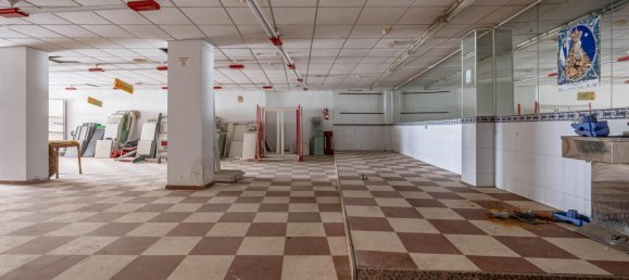 253m² Commercial property in Granada, Spain No. 166479 7