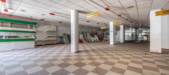253m² Commercial property in Granada, Spain No. 166479 16