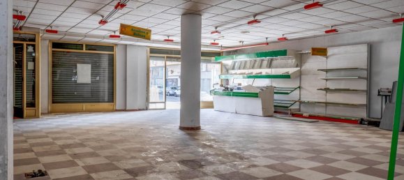 253m² Commercial property in Granada, Spain No. 166479 10