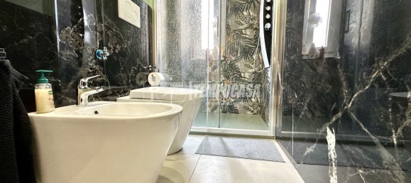 2 bedrooms Apartment in Genoa, Italy No. 323100 4