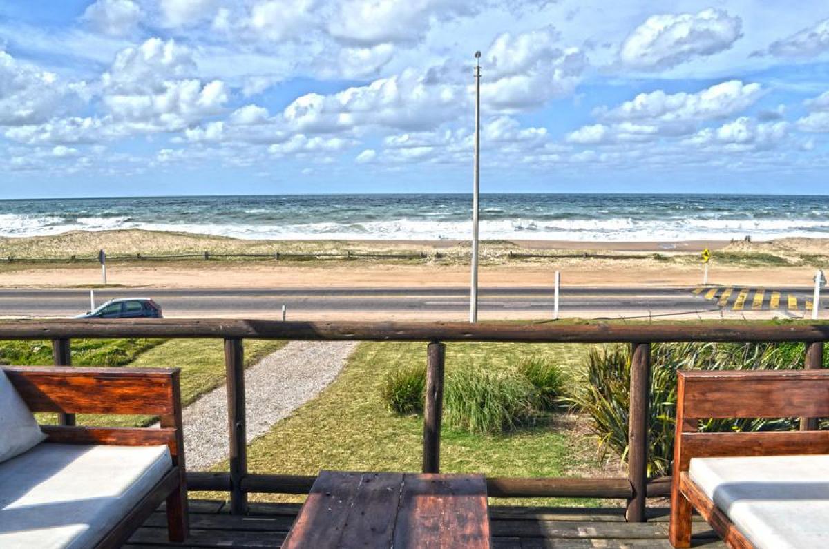 4 bedrooms House in Maldonado, Uruguay No. 10303