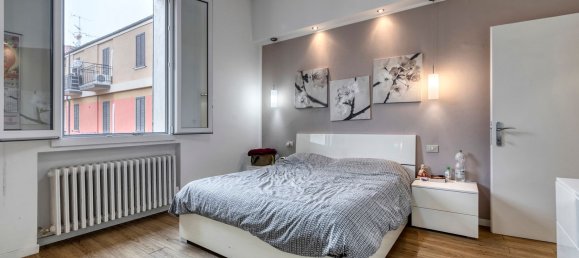 2 rooms Apartment in Bologna, Italy No. 97687 17