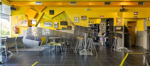 158m² Commercial property in Anadia, Portugal No. 76552 12