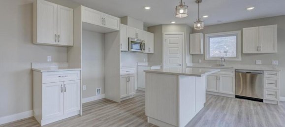 Apartamento com 2 quartos em condomínio em British Columbia, Canada N.º 1291 3