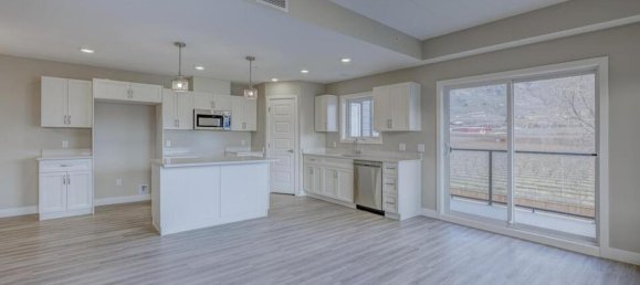 Apartamento com 2 quartos em condomínio em British Columbia, Canada N.º 1291 8