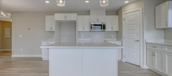 Apartamento com 2 quartos em condomínio em British Columbia, Canada N.º 1291 5