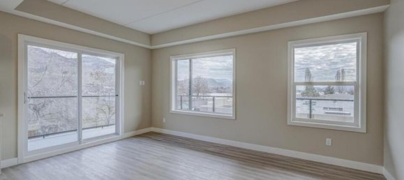 Apartamento com 2 quartos em condomínio em British Columbia, Canada N.º 1291 12