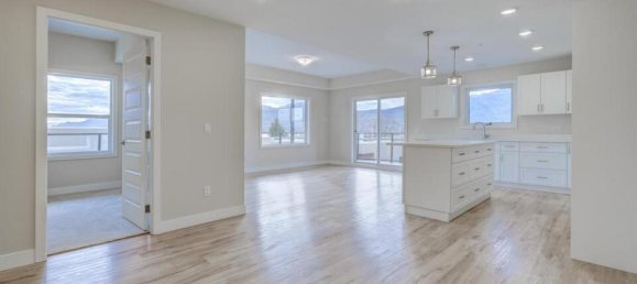 2 bedrooms Condo in British Columbia, Canada No. 1290 6