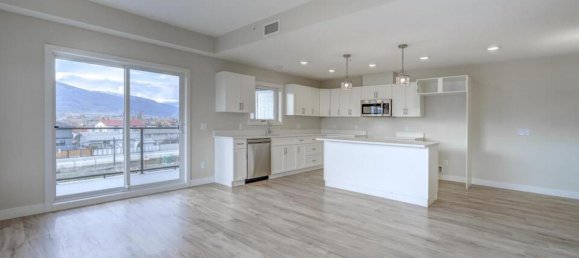 2 bedrooms Condo in British Columbia, Canada No. 1290 9