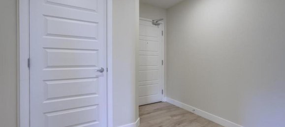 2 bedrooms Condo in British Columbia, Canada No. 1290 11