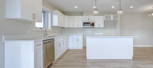 2 bedrooms Condo in British Columbia, Canada No. 1290 4